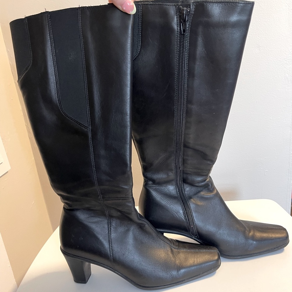 La Canadienne Knee High Boot